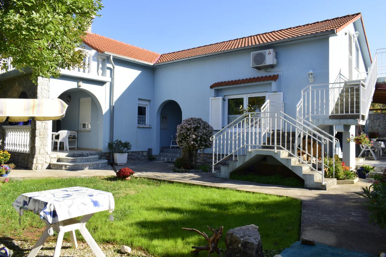 Apartment Blumen Oase Malinska Luaran gambar